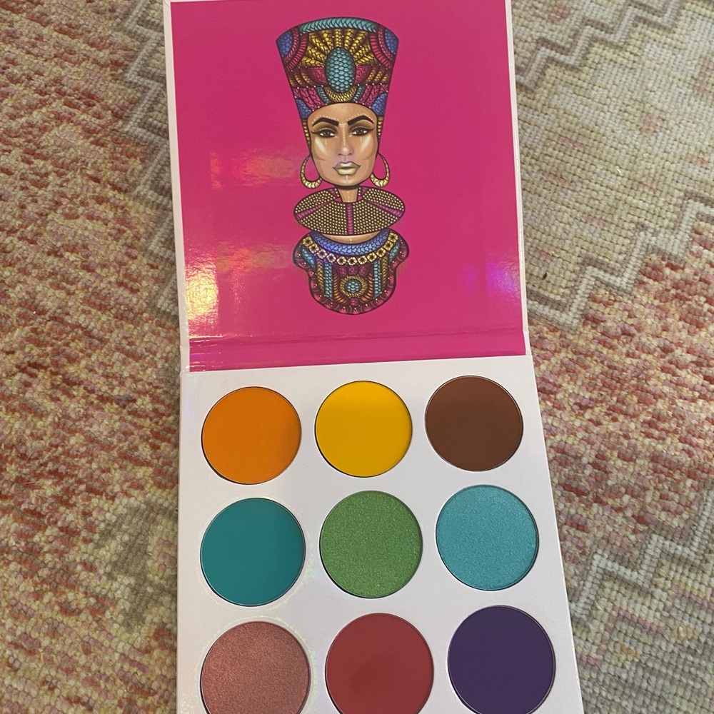 The Zulu by Juvias Eyeshadow Pallet